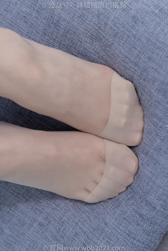 [BoBoSocks袜啵啵] NO.351 甜甜圈-板鞋、白棉袜、肉丝（脚尖加固款）、校服裤里丝（花絮版） - BoBoSocks袜啵啵