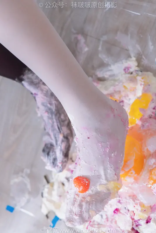 [BoBoSocks袜啵啵] NO.356 小甜豆-高跟鞋、黑白丝大腿袜（脚尖加固款）、丝袜踩奶油蛋糕和果冻剧情 （剧情花絮版） - BoBoSocks袜啵啵